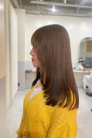 セミロング カラー 小久保 里紗のヘアスタイル