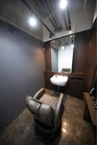 Naps-Shaving所属・新宿シェービング専門 Napsの眉毛・アイブロウイメージ