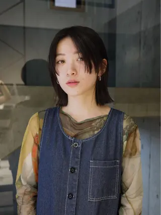 ミディアム NERO 眞下秋歩のヘアスタイル