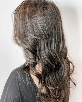 カラー 石井 潤のヘアスタイル