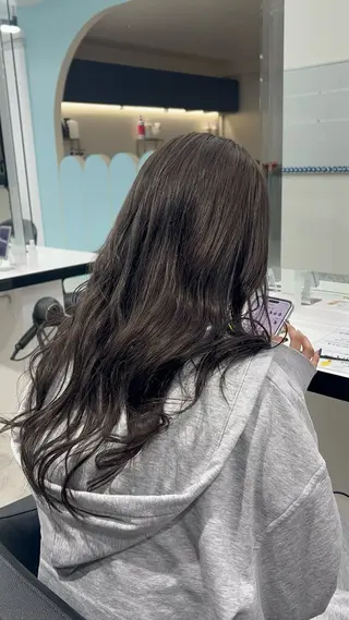 ロング カラー エフェクトブリーチ／ レイヤーカット／翔のヘアスタイル