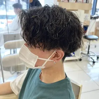 メンズ パーマ 渡辺 愛枝/艶カラー🩵のヘアスタイル