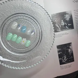 ネイル 黒葛原 めぐみのネイルデザイン