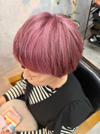 ショート motoトップカラー リスト/ブリーチカラのヘアスタイル