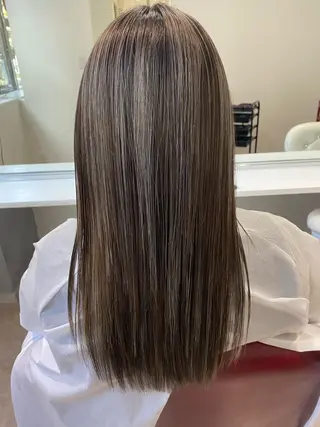 ロング カラー hair make huit8所属・ハイライト&ブリーチ 💇🏼‍♀MAHOのヘアスタイル