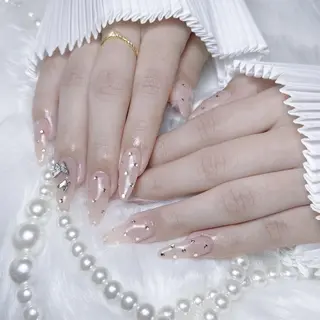 ネイル RAFFINE 月🦋🩵のネイルデザイン