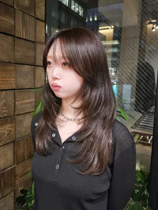 ロング 矢野 伶菜のヘアスタイル