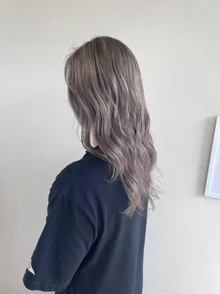 セミロング カラー ハイライトカラー✨ グレージュ✨鎌倉光洋のヘアスタイル