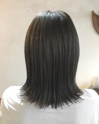 ミディアム 松田 由紀子のヘアスタイル