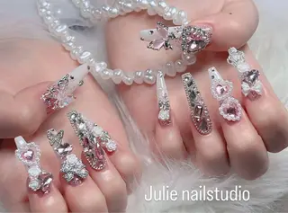ネイル Julie Nails所属・Nguyenthuy Linhのネイルデザイン