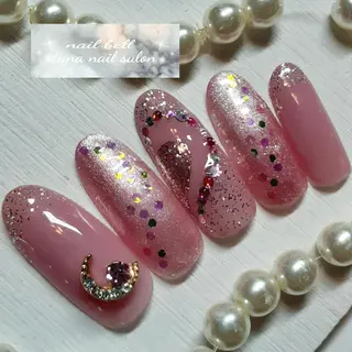 ネイル 占いができるネイルサロン「ネイルベル」所属・さいとう りなのネイルデザイン