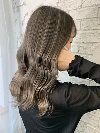 セミロング 🇺🇸ハイライト特 化美容師🇺🇸漆沢のヘアスタイル