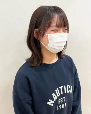 ミディアム 荒川 三希のヘアスタイル