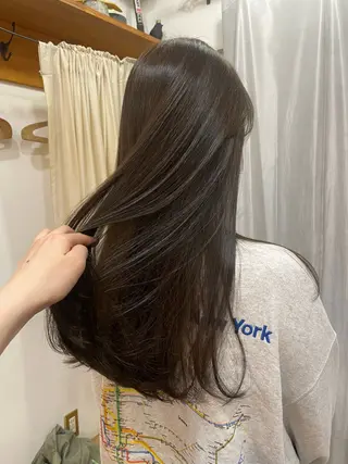 ロング カラー momoka ［pejite]のヘアスタイル