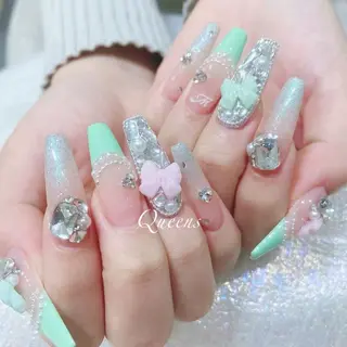 ネイル Queens 榊 まおのネイルデザイン