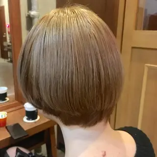 カラー 白土 さくらのヘアスタイル