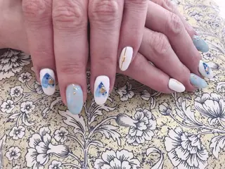 ネイル 指名支持率NO.1 スタイリストのヘアスタイル