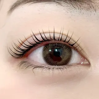 マツエク・マツパ 藤原 みやびのヘアスタイル