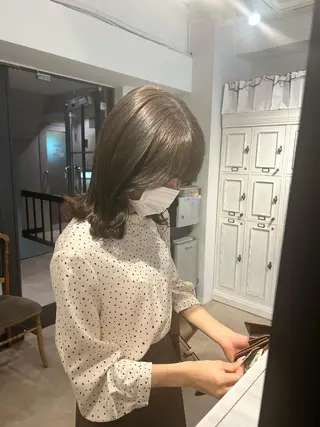 ミディアム カラー ミカ/名駅/レイヤー /ブリーチなしカラーのヘアスタイル