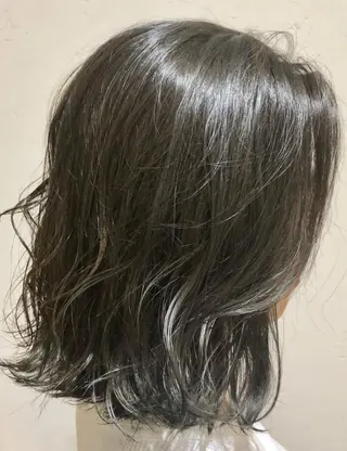 ショート カラー 艶質改善/縮毛矯正 ササキナツミのヘアスタイル