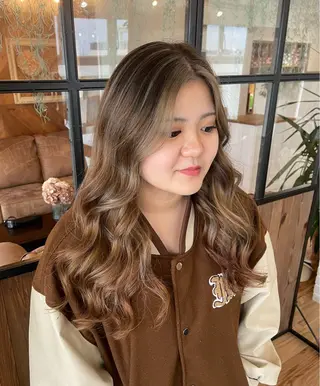 カラー LA BELLA所属・LA BELLA マリナのヘアスタイル