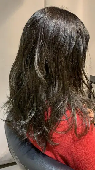 セミロング カラー パーマ 🌈艶髪/髪質改善 新宿itouのヘアスタイル