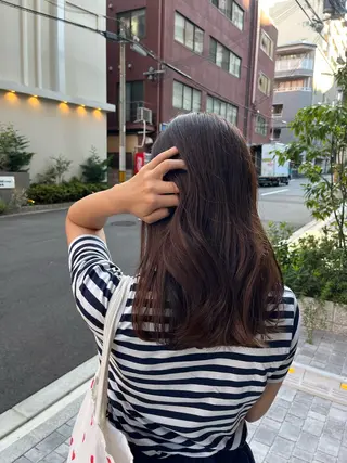 ミディアム 西田 歩果のヘアスタイル