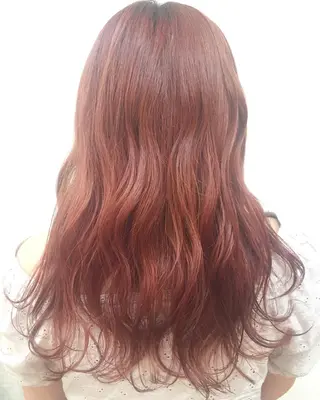 ロング カラー 齋藤 咲のヘアスタイル