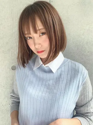 ショート カラー レイヤーカット 透明感カラーのヘアスタイル