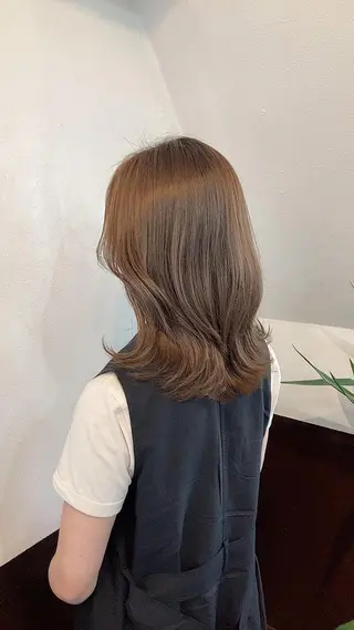 ミディアム カラー hair salon mtm所属・🕊mtm🫧梅田/ 定額制/透明感/艶髪のヘアスタイル