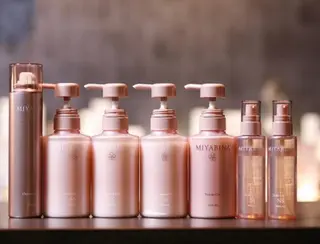 ミディアム CHARTIER HEAD SPA SALON所属・岩本 一也のヘアスタイル