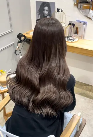 カラー miloc himekaのヘアスタイル