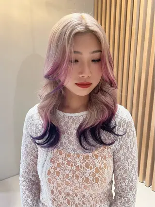 セミロング カラー レイヤー/韓国 ハイトーン興津史弥のヘアスタイル