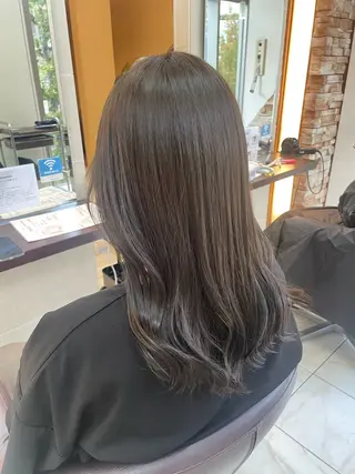 セミロング 垢抜け透明感カラー 🌻篠崎梓🌻のヘアスタイル