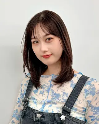 ミディアム カラー ブリーチなし/レイヤ ー特化🌈Tommyのヘアスタイル