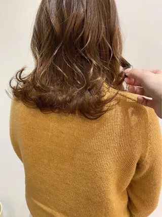 ミディアム カラー abinto total beauty所属・柴田 大輔のヘアスタイル