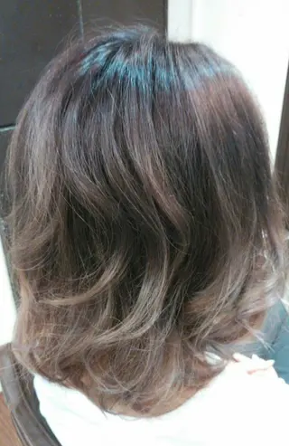 ミディアム セミロング カラー 100%髪質改善特化 TRUNSのヘアスタイル