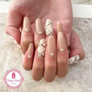 ネイル Tiary Nail Fのネイルデザイン