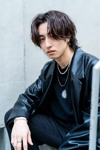 メンズ ニュアンス/フェザー /ウルフ/伶馬のヘアスタイル