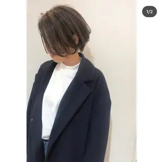 ショート カラー 船津 佳奈美のヘアスタイル