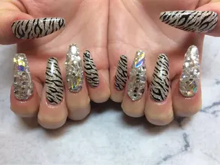 ネイル ネイルリボン 受付スタッフのネイルデザイン