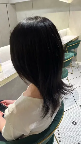 ミディアム カラー 新宿/アシスタント AiNAのヘアスタイル