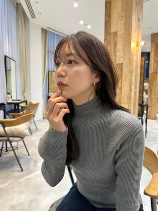 セミロング VIEWユリナ メイク/ カットのヘアスタイル