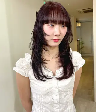 ロング カラー mizuki/ピンク ベージュ.レイヤーのヘアスタイル