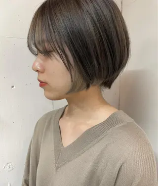 ショート レイヤーカット/ 透明感カラーmikuのヘアスタイル