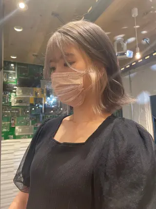 セミロング カラー 艶ハイトーン👑♡ NATSUKIのヘアスタイル