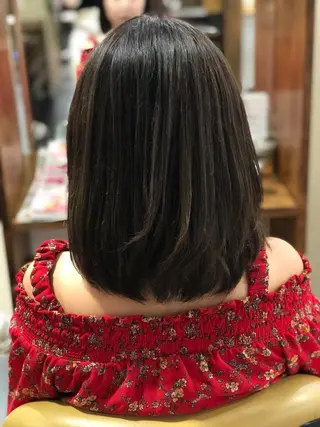 ミディアム カラー 奥野 紗弓のヘアスタイル