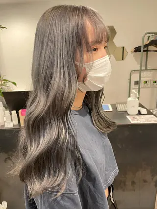 ロング カラー 安藤 佑衣のヘアスタイル