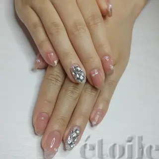 ネイル étoile(エトワール)所属・山田 可愛のネイルデザイン