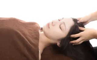 SUN&MOON所属・SUN&MOON REOのネイルデザイン